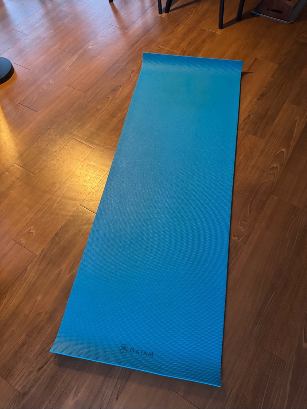 GAIAM reversible Turquoise and Navy Yoga Mat